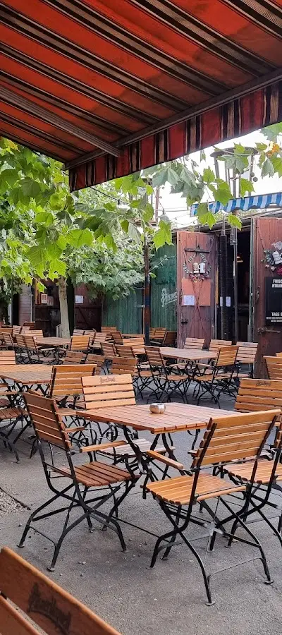 Birgit und Bier Biergarten & Club